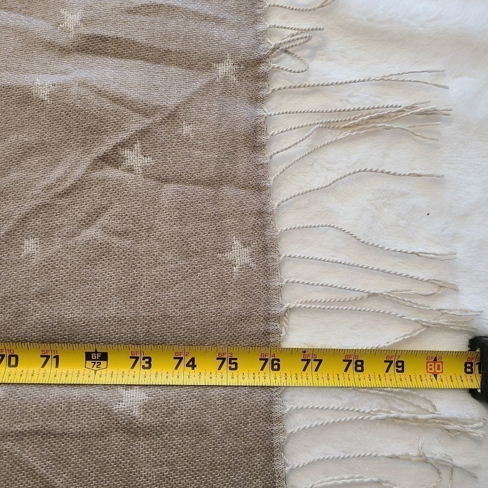 Scarf - Picture 4 of 10
